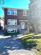527 LADEROUTE AVENUE  Ottawa, ON K1Z 5V9