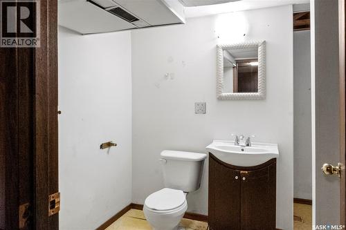 94 Dunning Crescent, Regina, SK - Indoor Photo Showing Bathroom
