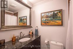 main floor 4 pc bathroom - 