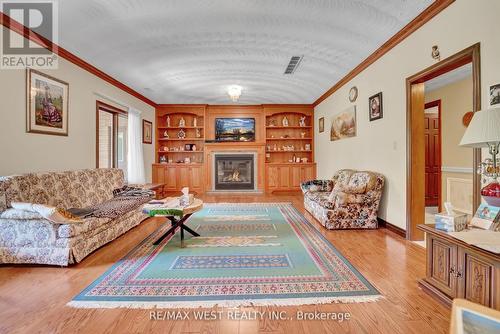 805 Centre Road, Hamilton, ON - Indoor Photo Showing Living Room With Fireplace