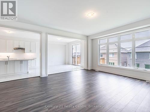 26 Hearn Street, Bradford West Gwillimbury, ON - Indoor Photo Showing Kitchen