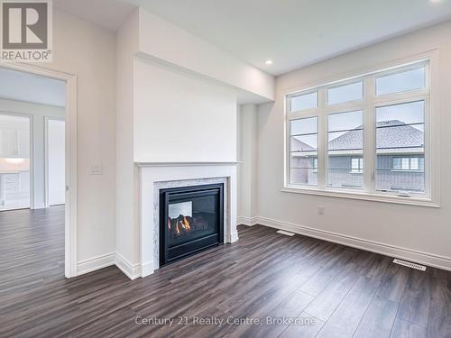 26 Hearn Street, Bradford West Gwillimbury, ON - Indoor Photo Showing Living Room With Fireplace