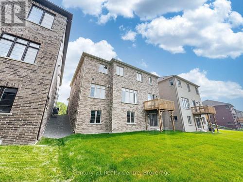 26 Hearn Street, Bradford West Gwillimbury, ON - Outdoor