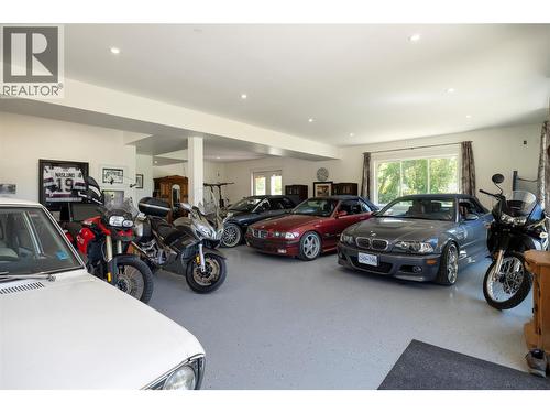 Showroom or Family Room - 6984 Highway 6, Coldstream, BC - Indoor Photo Showing Garage