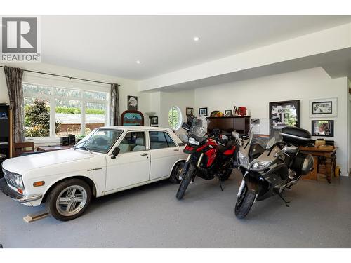 Showroom or Family Room - 6984 Highway 6, Coldstream, BC - Indoor Photo Showing Garage