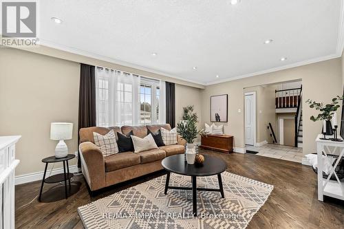 1158 Weller Street, Peterborough, ON - Indoor Photo Showing Living Room