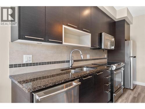 1040 Talasa Court Unit# 3315, Kamloops, BC - Indoor Photo Showing Kitchen With Stainless Steel Kitchen With Double Sink With Upgraded Kitchen