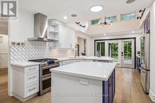 409 River Side Drive, Oakville, ON - Indoor Photo Showing Kitchen With Upgraded Kitchen