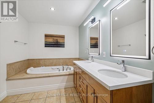 409 River Side Drive, Oakville, ON - Indoor Photo Showing Bathroom