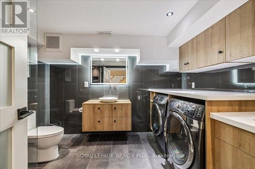409 River Side Drive, Oakville, ON - Indoor Photo Showing Laundry Room