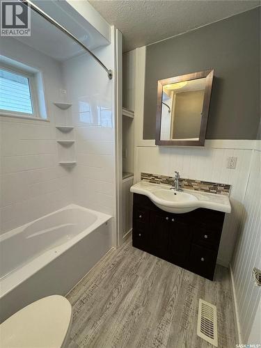 529 Albert Street, Hudson Bay, SK - Indoor Photo Showing Bathroom