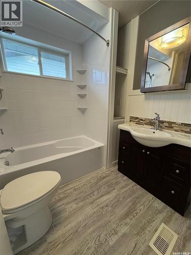 529 Albert Street, Hudson Bay, SK - Indoor Photo Showing Bathroom