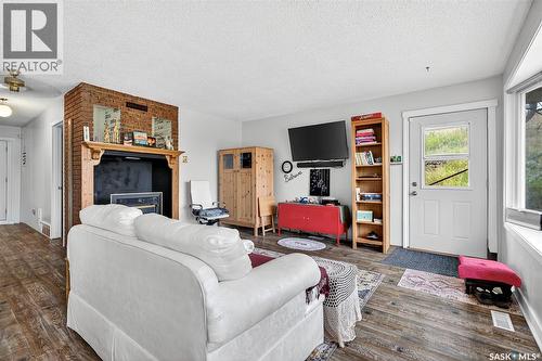 119 North Haven Road, Marquis Rm No. 191, SK - Indoor Photo Showing Living Room With Fireplace
