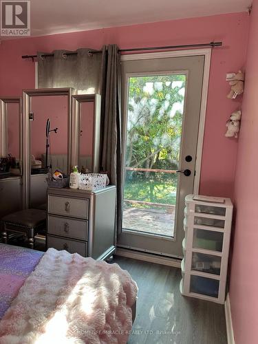 140 Porchester Drive, Toronto, ON - Indoor Photo Showing Bedroom