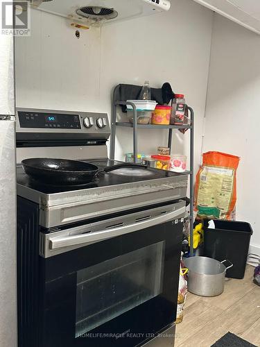 140 Porchester Drive, Toronto, ON - Indoor Photo Showing Kitchen