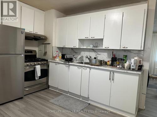140 Porchester Drive, Toronto, ON - Indoor Photo Showing Kitchen