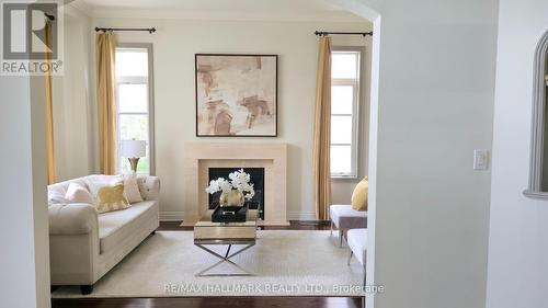 383 Paradelle Drive, Richmond Hill, ON - Indoor Photo Showing Living Room With Fireplace