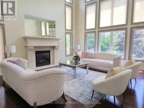 383 Paradelle Drive, Richmond Hill, ON - Indoor Photo Showing Living Room With Fireplace