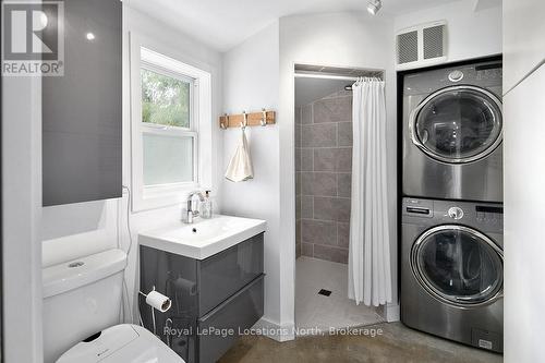 150 Peel Street S, Blue Mountains, ON - Indoor Photo Showing Laundry Room