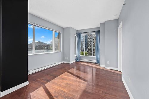 Living room - 902-550 Rue Jean-D'Estrées, Montréal (Ville-Marie), QC - Indoor Photo Showing Other Room
