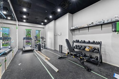Exercise room - 902-550 Rue Jean-D'Estrées, Montréal (Ville-Marie), QC - Indoor Photo Showing Gym Room