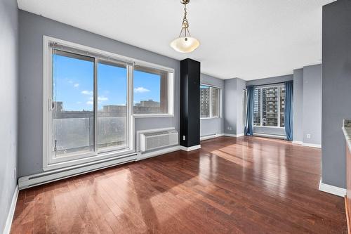 Living room - 902-550 Rue Jean-D'Estrées, Montréal (Ville-Marie), QC - Indoor Photo Showing Other Room