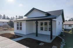 212 Oak Lane  Lake Cowichan, BC V0R 2G0