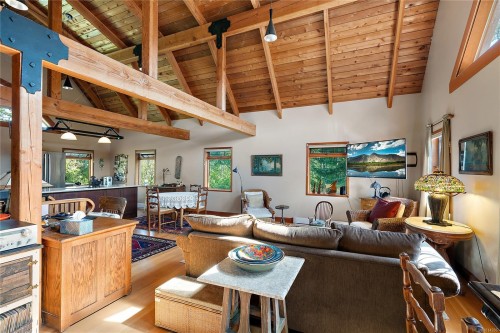 845 Downey Rd, North Saanich, BC 