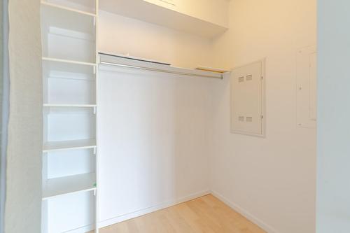 Penderie (Walk-in) - 204-10700 Rue Berri, Montréal (Ahuntsic-Cartierville), QC - Indoor Photo Showing Other Room