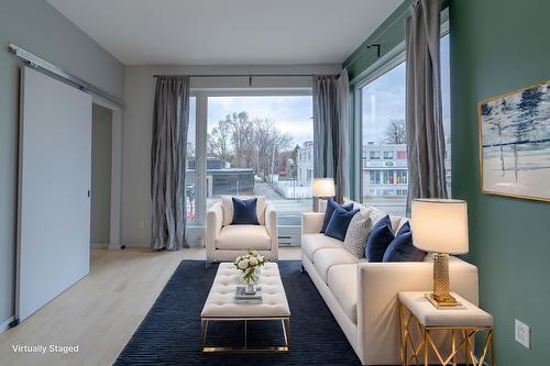 Salon - 204-10700 Rue Berri, Montréal (Ahuntsic-Cartierville), QC - Indoor Photo Showing Living Room