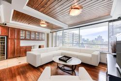 605-1545 Av. du Docteur-Penfield  Montréal (Ville-Marie), QC H3G 1C7