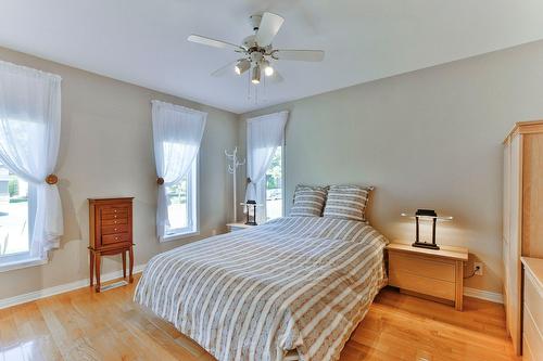 Primary bedroom - 40 Rue Masson, Saint-Roch-De-L'Achigan, QC - Indoor Photo Showing Bedroom