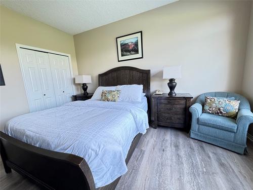 113-100 Bighorn Boulevard, Radium Hot Springs, BC - Indoor Photo Showing Bedroom