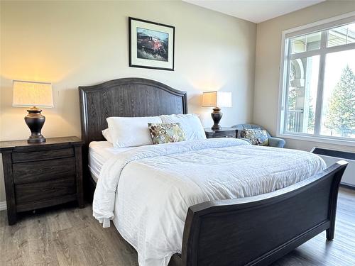 113-100 Bighorn Boulevard, Radium Hot Springs, BC - Indoor Photo Showing Bedroom