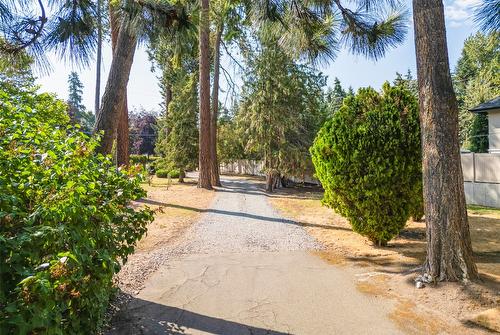 4260 Hobson Road, Kelowna, BC - Outdoor