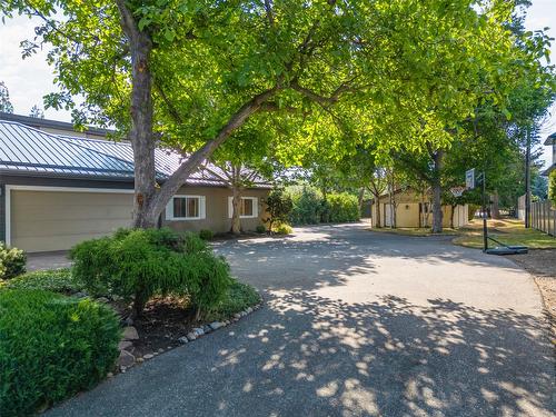 4260 Hobson Road, Kelowna, BC - Outdoor