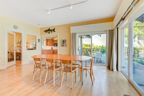 4260 Hobson Road, Kelowna, BC - Indoor Photo Showing Dining Room