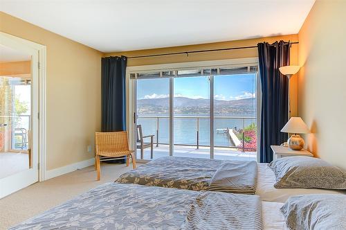 4260 Hobson Road, Kelowna, BC - Indoor Photo Showing Bedroom