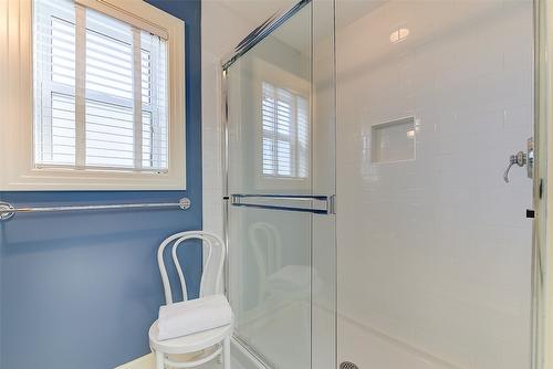 4260 Hobson Road, Kelowna, BC - Indoor Photo Showing Bathroom