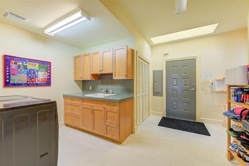 4260 Hobson Road, Kelowna, BC - Indoor