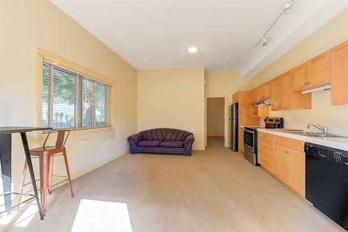 4260 Hobson Road, Kelowna, BC - Indoor Photo Showing Kitchen With Double Sink