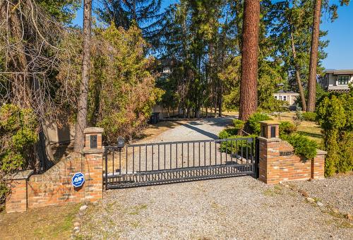 4260 Hobson Road, Kelowna, BC - Outdoor