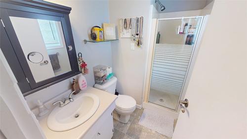 316 22Nd Avenue, Cranbrook, BC - Indoor Photo Showing Bathroom