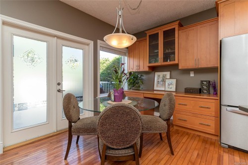 1204 Knockan Pl, Saanich, BC 