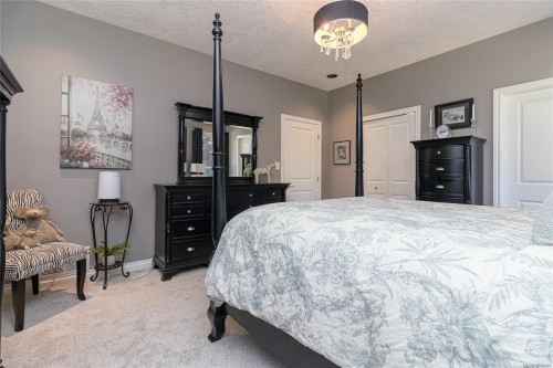 1204 Knockan Pl, Saanich, BC 