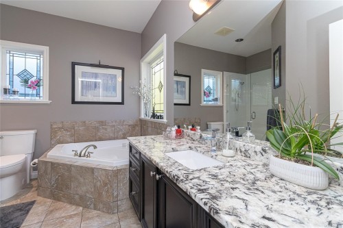 1204 Knockan Pl, Saanich, BC 