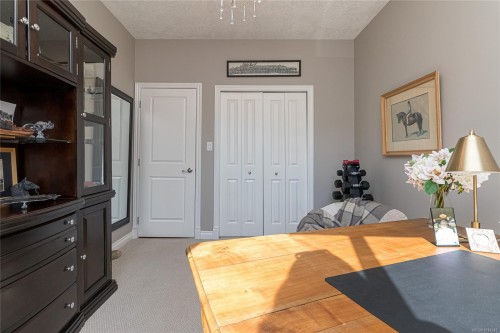 1204 Knockan Pl, Saanich, BC 