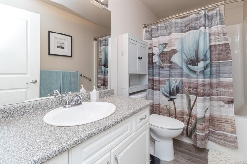 1204 Knockan Pl, Saanich, BC 