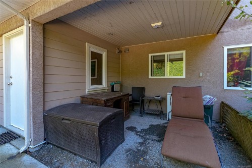 1204 Knockan Pl, Saanich, BC 