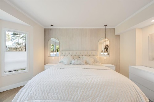 1941 Appleton Pl, Saanich, BC 